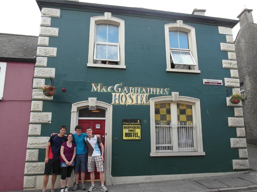 Macgabhainns Backpackers Hostel Кілкенні Екстер'єр фото