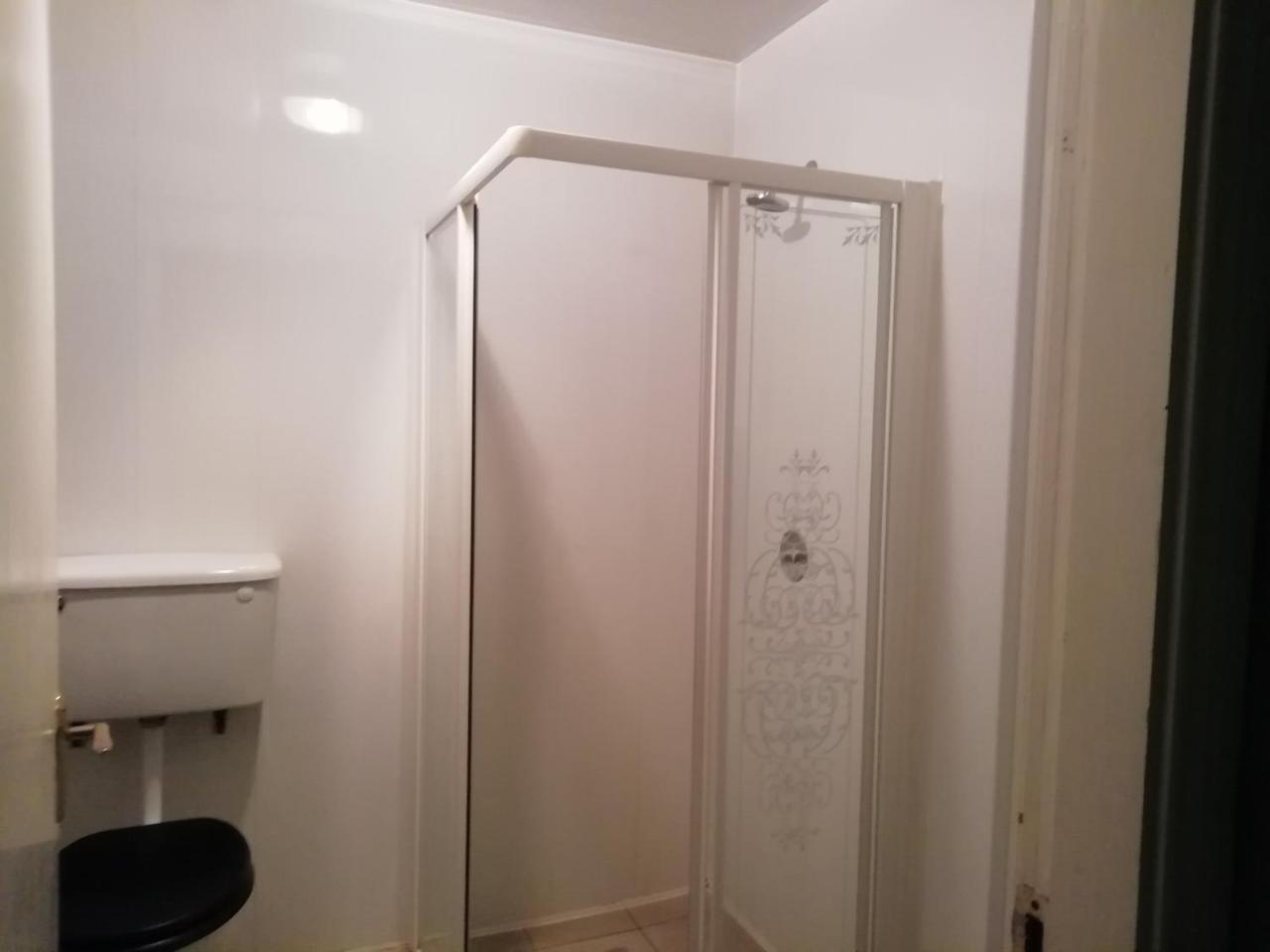 Macgabhainns Backpackers Hostel Кілкенні Екстер'єр фото