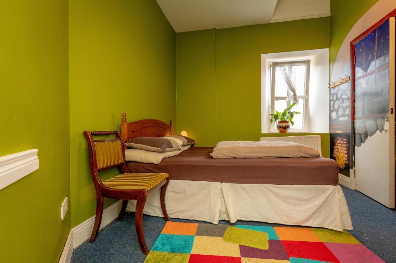 Macgabhainns Backpackers Hostel Кілкенні Екстер'єр фото